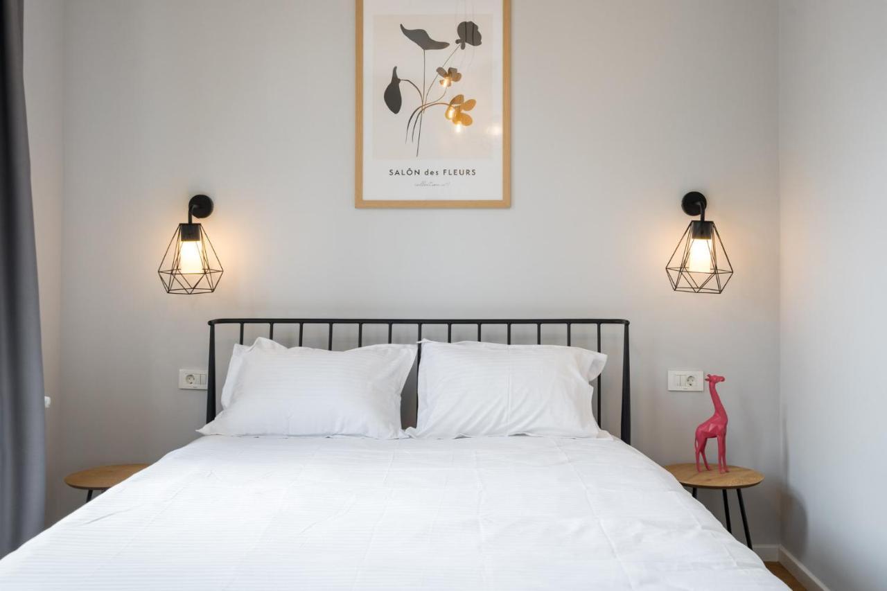 Cute Central Apartments In Villa Bucureşti Ngoại thất bức ảnh