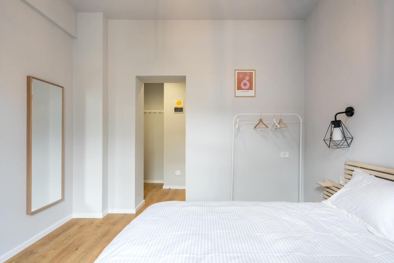 Cute Central Apartments In Villa Bucureşti Ngoại thất bức ảnh