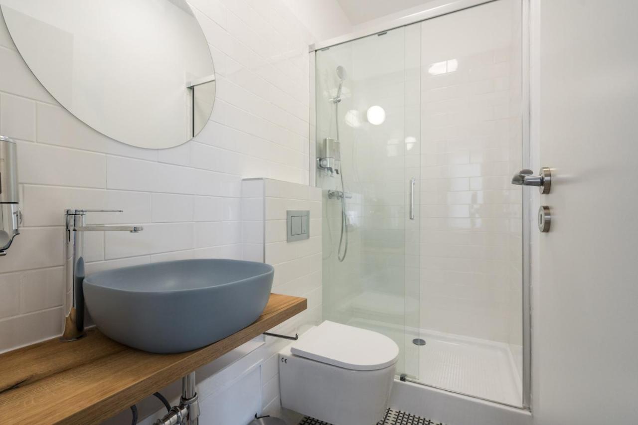 Cute Central Apartments In Villa Bucureşti Ngoại thất bức ảnh