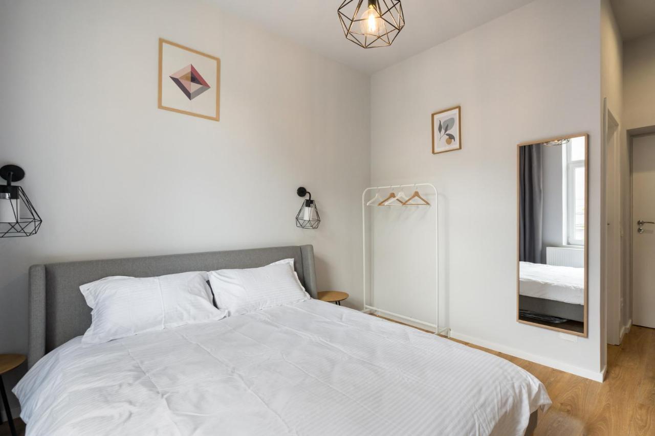 Cute Central Apartments In Villa Bucureşti Ngoại thất bức ảnh