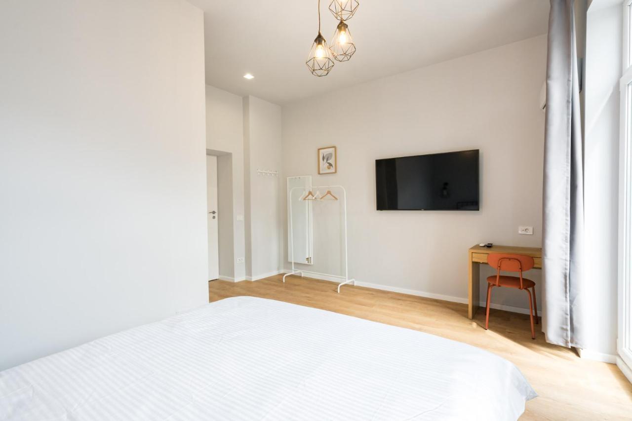 Cute Central Apartments In Villa Bucureşti Ngoại thất bức ảnh